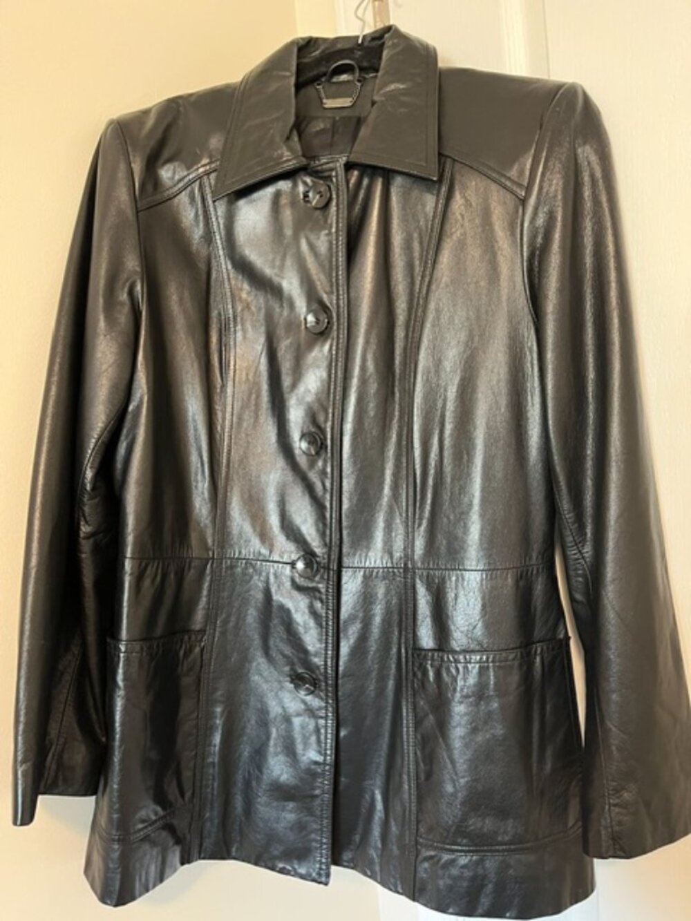 Danier women’s black leather jacket. - Picture 5 of 6